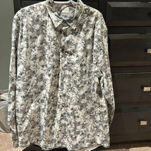 JB Holt Athletic Fit XL from Buckle beautiful black and white print
